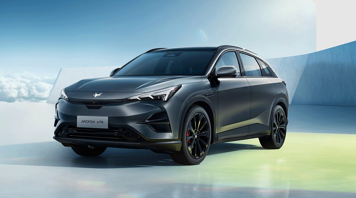 SUV điện BAIC ArcFox Alpha T5 ra mắt tầm hoạt động tối đa 660 km giá